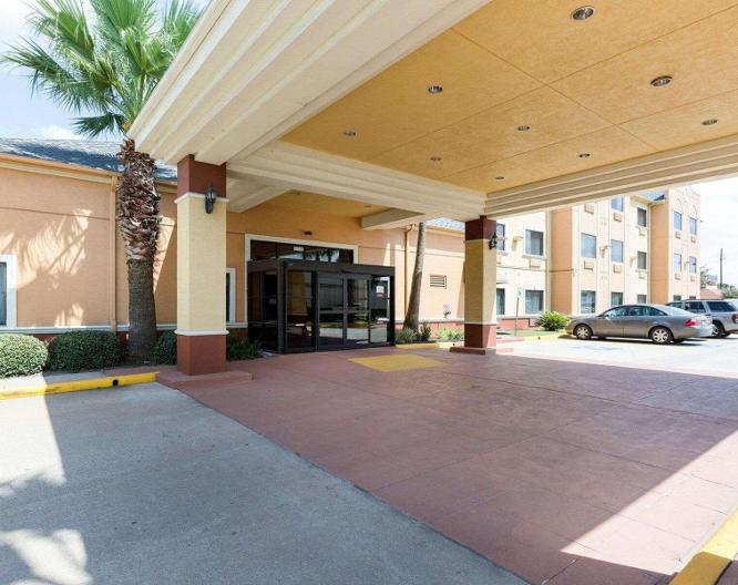 Quality Suites - Außenansicht