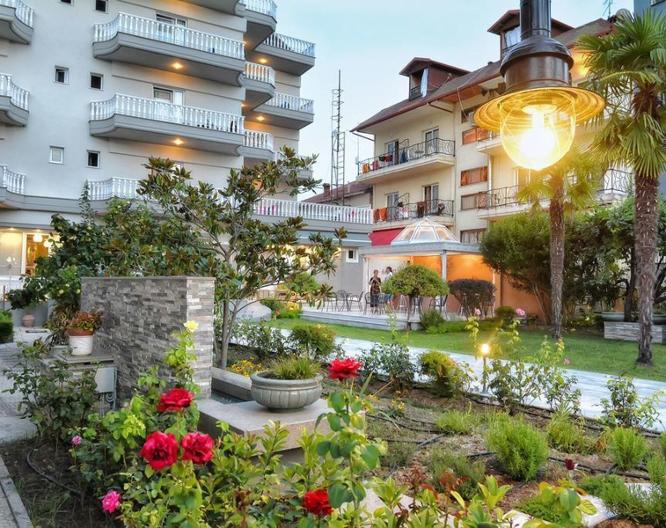 Hotel Ioni - Außenansicht