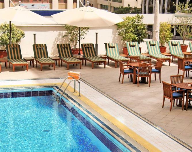 Novel Hotel City Center - Pool