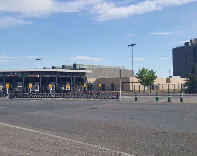 Hotel Mercader - Außenansicht