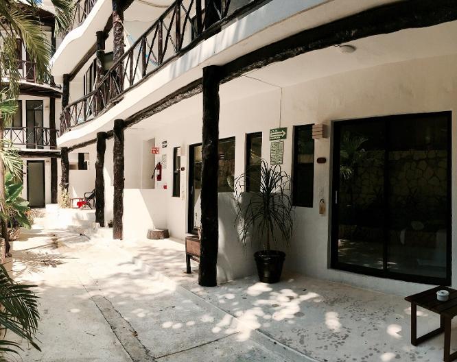 Siesta Fiesta Hotel - Außenansicht