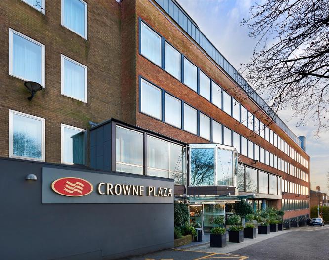 Crowne Plaza London Ealing - Außenansicht