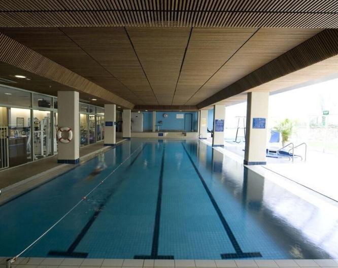 Rydges Canberra - Pool