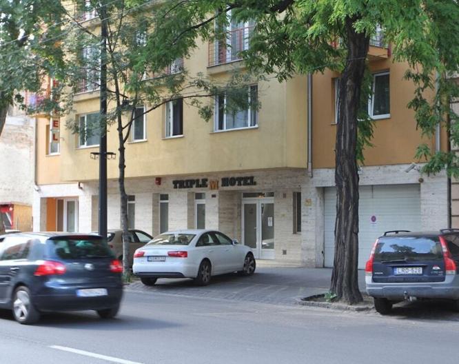 Triple M Hotel - Außenansicht