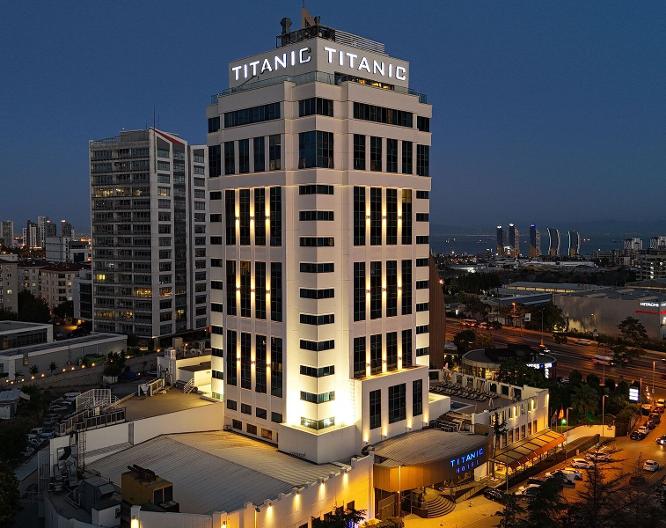 Titanic Business Kartal - Vue extérieure