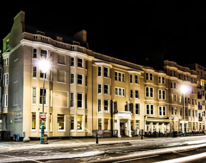 The Old Ship Hotel - Außenansicht