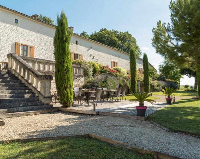Le Relais de Saint Preuil - Außenansicht