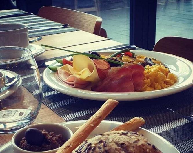 Athina Suites Hotel - Repas et boissons