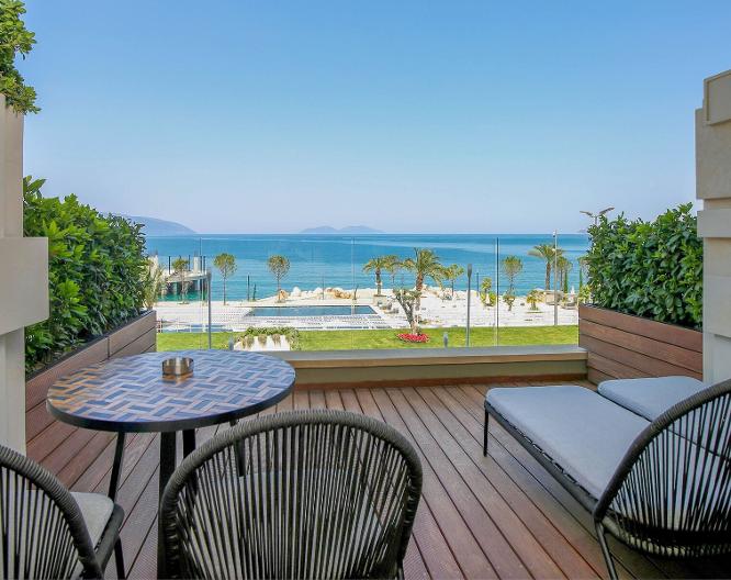 Priam Luxury Resort - Landschaft
