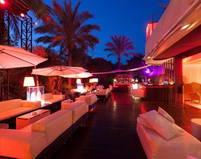 El Hotel Pacha - Außenansicht