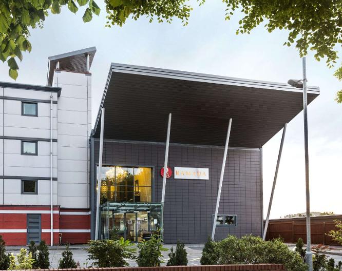 Ramada by Wyndham Oldbury Birmingham - Außenansicht