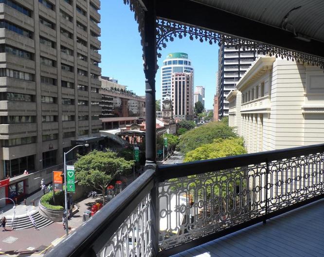 Nomads Brisbane Hostel - Außenansicht