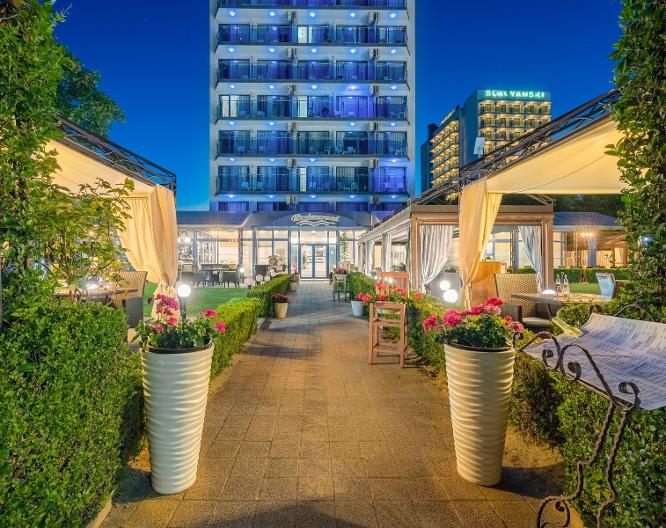 Hotel Palace - Außenansicht