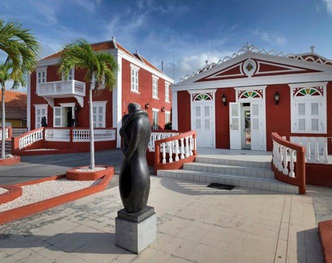 The Ritz Village Hotel - Außenansicht