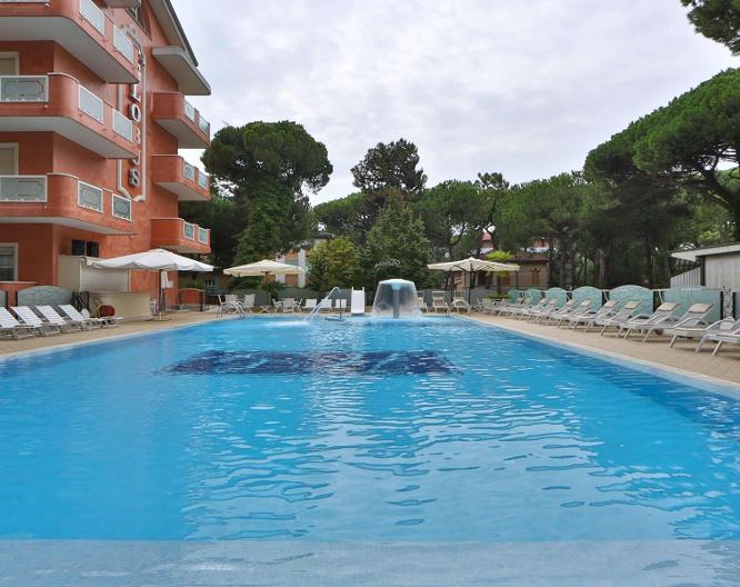 Hotel Globus, Sure Hotel Collection by Best Western - Pool