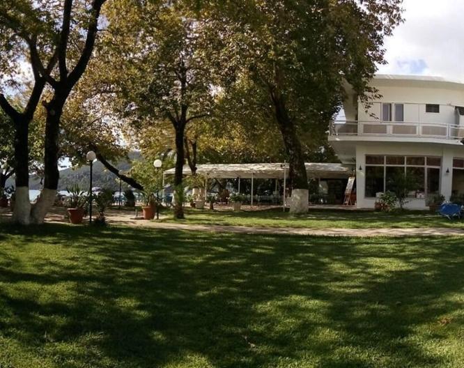 Avra Beach Hotel - Außenansicht