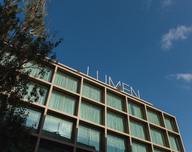 Lumen Hotel & The Lisbon Light Show - Außenansicht