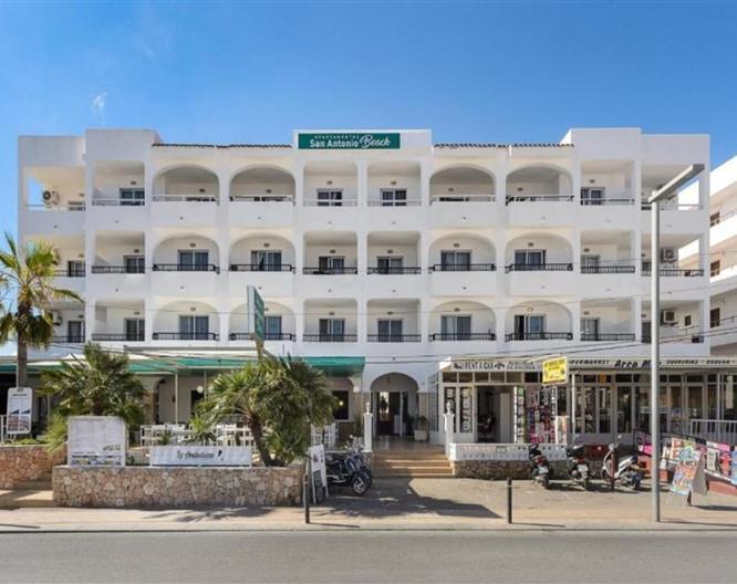 Apartamentos San Antonio Beach - Außenansicht
