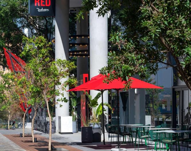Radisson RED Johannesburg Rosebank - Außenansicht