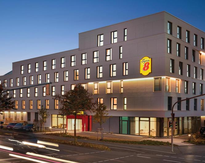 Super 8 by Wyndham Augsburg - Außenansicht