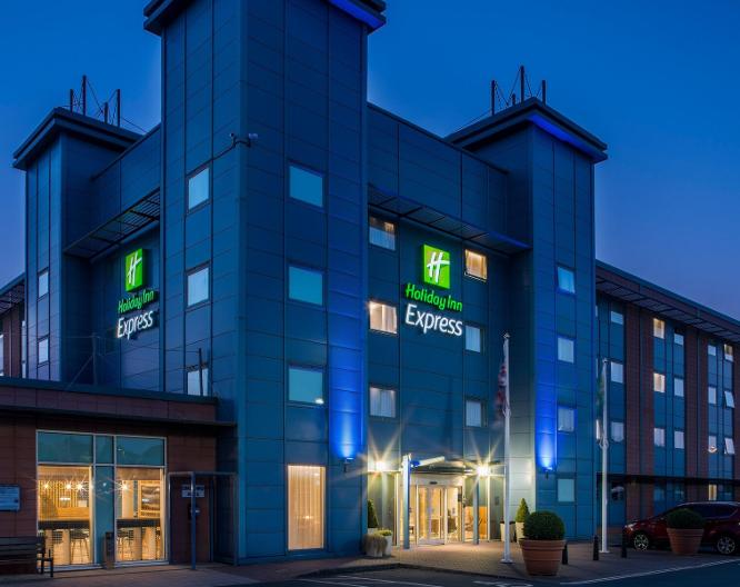 Holiday Inn Express Oxford - Kassam Stadium - Außenansicht