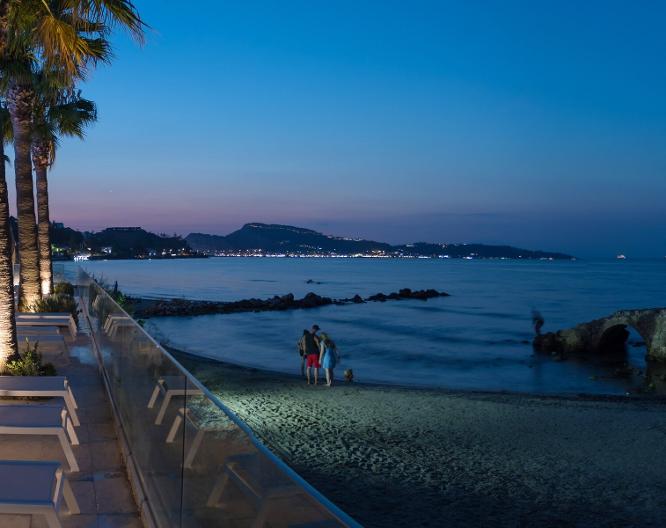 Xenos Kamara Beach Hotel - Außenansicht