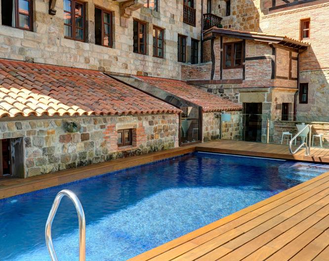 Costa Esmeralda Suites - Pool