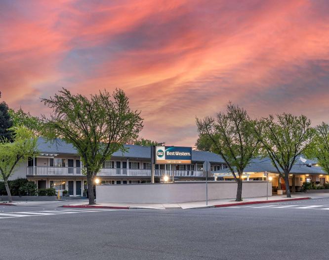 Best Western Town House Lodge - Außenansicht