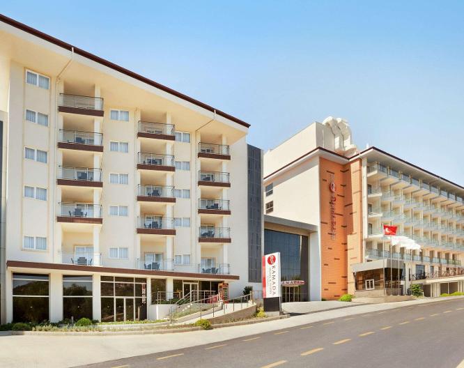 Ramada Hotel & Suites Kusadasi - Außenansicht