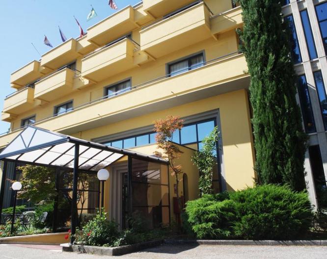 Cristallo Hotel Assisi - Außenansicht