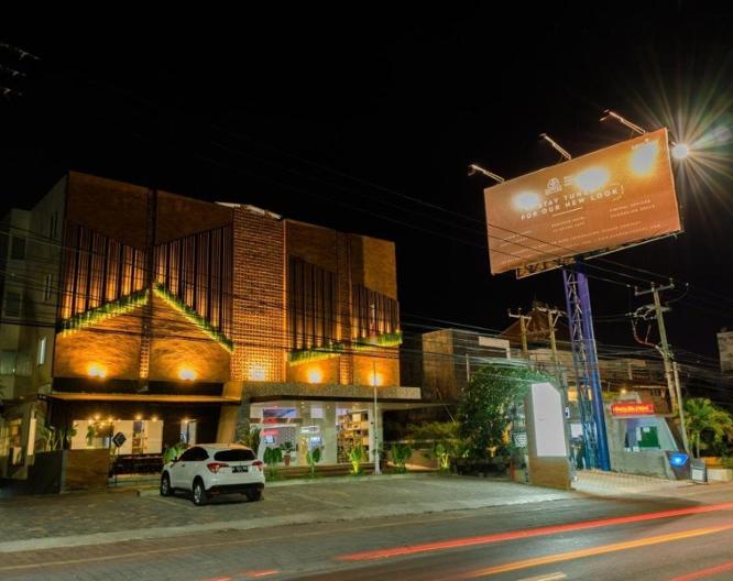 Berry Biz Hotel Kuta - Vue extérieure