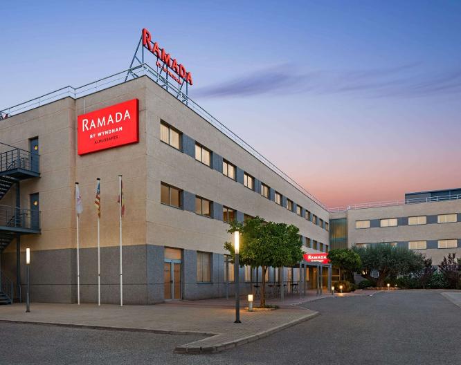 Ramada by Wyndham Valencia Almussafes - Außenansicht