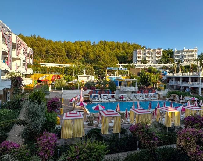 Club Hotel Anjeliq - Außenansicht