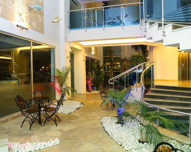 Blue Wave Suite Hotel - Außenansicht