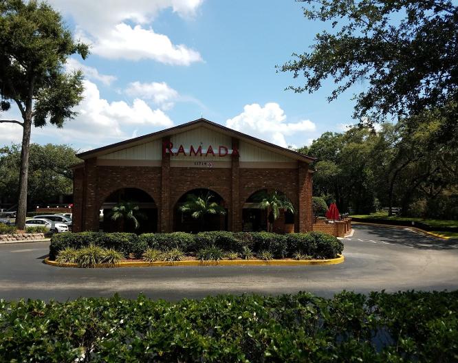 Ramada by Wyndham Temple Terrace/Tampa North - Außenansicht