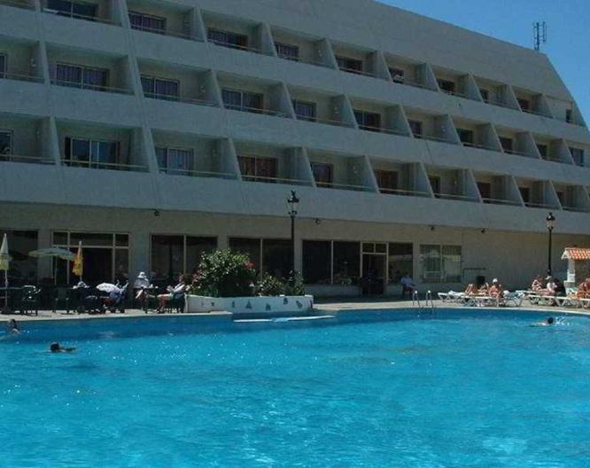 Las Piramides - Außenansicht