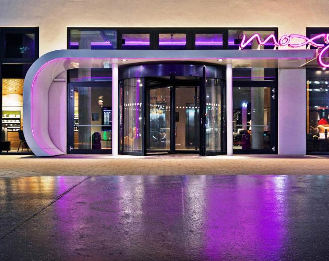 Moxy Vienna Airport - Außenansicht