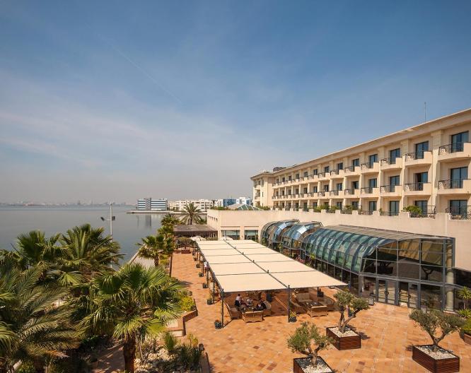Concorde Hotel Les Berges du Lac - Außenansicht