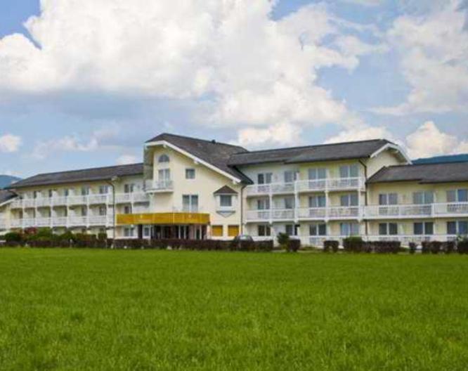 Momentum Hotel - Außenansicht