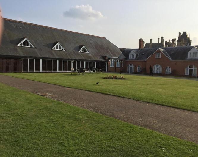 Mercure Warwickshire Walton Hall Hotel & Spa - Außenansicht