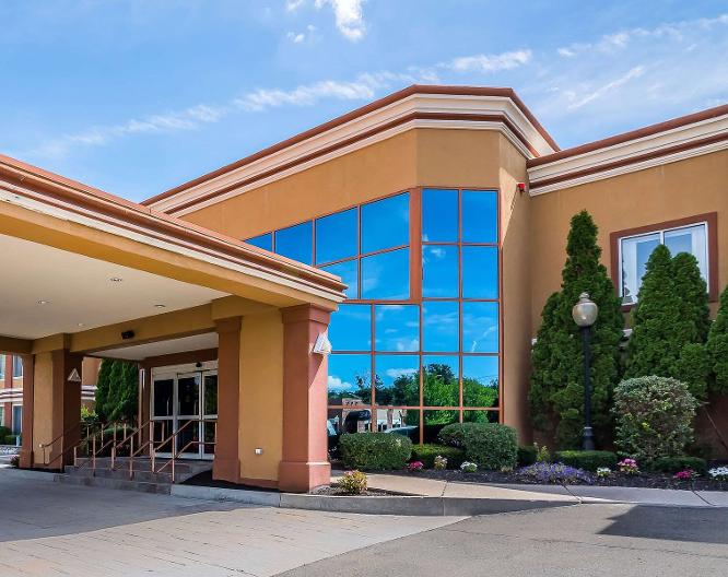 Quality Inn & Suites Albany Airport - Außenansicht