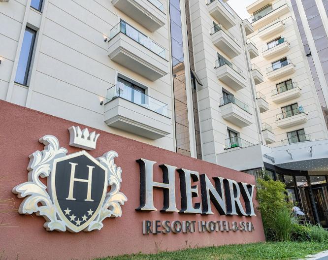 Henry and Spa - Außenansicht