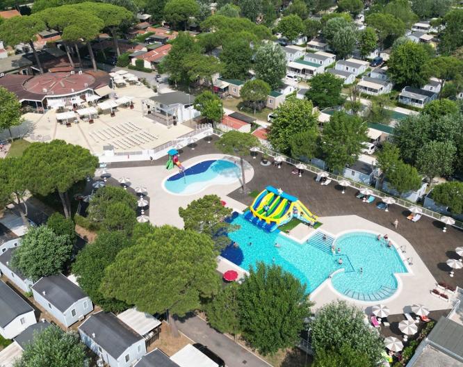 Marina Family Resort - Außenansicht