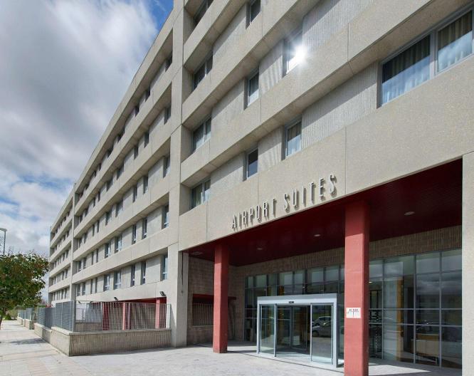 TRYP Madrid Airport Suites - Außenansicht