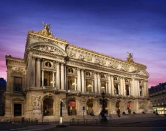 Royal Opéra - Außenansicht