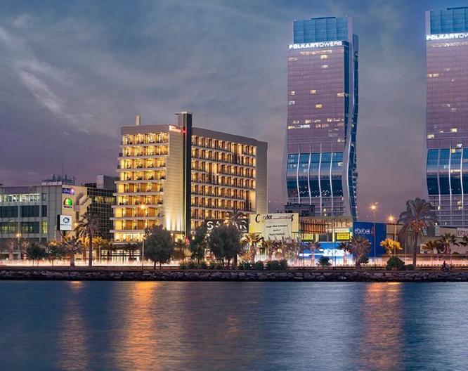 Hilton Garden Inn Izmir Bayrakli - Außenansicht