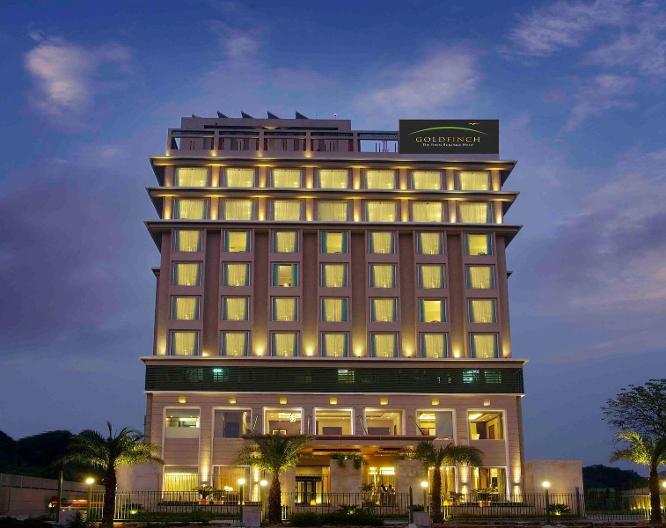 Goldfinch Hotel Delhi - Außenansicht