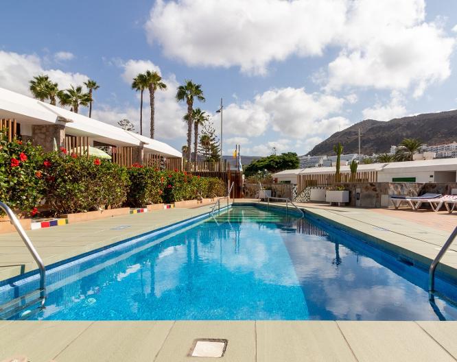 Leticia Del Mar - Pool