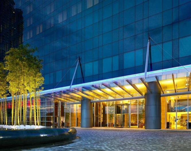 Novotel Hong Kong Citygate Hotel - Außenansicht