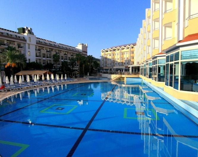 Rox Resort - Außenansicht